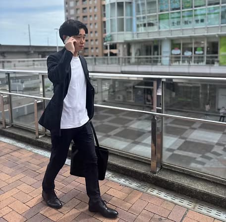 岡崎隆之介 - 事業内容について教えてください。